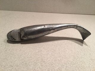 Vintage metal bottle opener Bar - A - Cuda fish shark baracuda bar tool brewery 1954 4