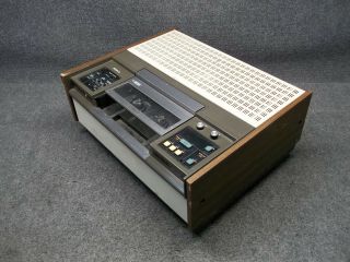 Vintage Sony VP - 2000 Video Cassette Player U - Matic 6