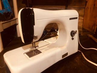 Vintage Necchi Lydia MK2 Sewing Machine 3