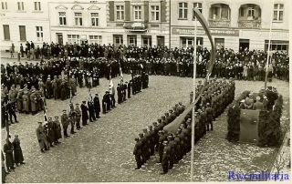 Port.  Photo: Elaborate Luftwaffe Military Ceremony Held On City Street (4)