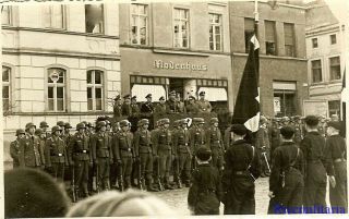 Port.  Photo: Elaborate Luftwaffe Military Ceremony Held On City Street (3)