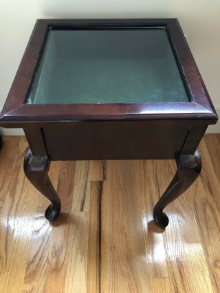 Vntg Curio/shadow Box /display Glass Top Table W/queen Anne Legs 18” Tall