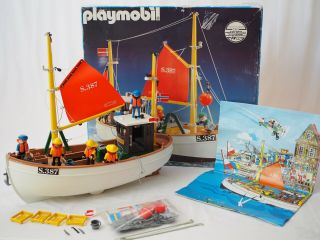 Playmobil 3551 Vintage S.  386 Fishing Boat Trawler With Crew