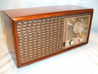 Fully Restored 1960 Vintage Zenith Model M730 Antique Tube Am - Fm Radio