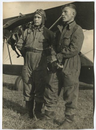Russian Wwii Large Size Photo: Air Force Pilots With Po - 2 Biplane Aircraft