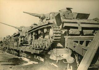 Org Wwii Photo: Captured German Panzer Tanks On Train Cars