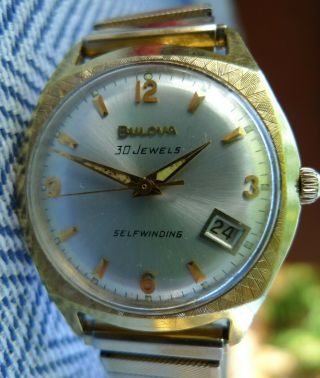 Vintage Bulova 30 Jewels Self Winding Date Wrist Watch