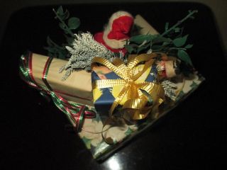 CHARMING VINTAGE GERMAN BELSNICKLE SANTA ON A PACKAGE PERIOD DECORATIONS 4