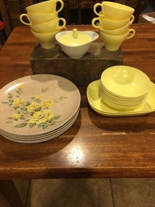 Vintage 25 Piece Set Of Texas Ware Melamine Dishes