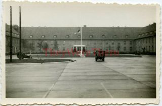Wwii Photo - 29th Infantry Divison - Us Headquarters - Former Waffen Ss Camp