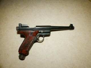 Crossman Mark 1 Target.  22 Caliber Pellet Gun Pistol - Vintage