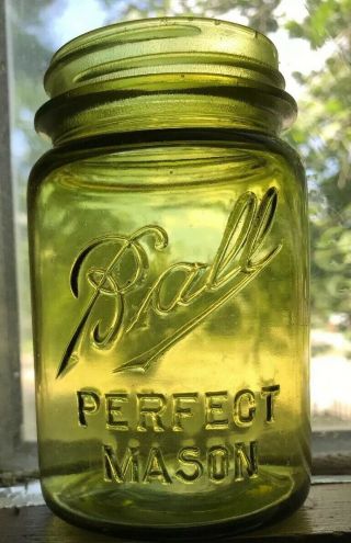 Vintage One Pint Green Ball Perfect Mason Fruit Jar Bottom Marked 10
