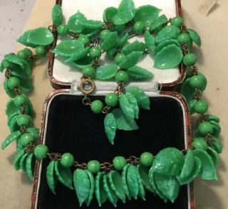 Vintage Art Deco Jewellery Fabulous peking Glass leaf pendant necklace 3