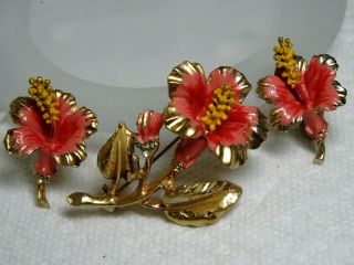 Vintage Gold Tone & Enamel Hibiscus Flower Brooch & Earrings Demi Set