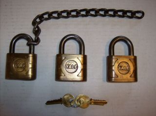 3 Antique Vintage Yale & Towne Pin Tumbler Brass Padlock Lock & Keys