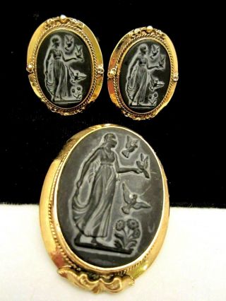 Vintage Signed Jb Goldtone Raised Cameo 2 " Brooch Pin And 1 - 1/4 " Earring Set A70