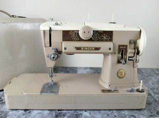 Vintage Singer Sewing Machine Model 401a W/case