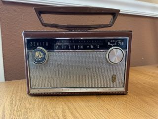 Zenith Deluxe Royal 755 All Transistor Antique Vintage Radio