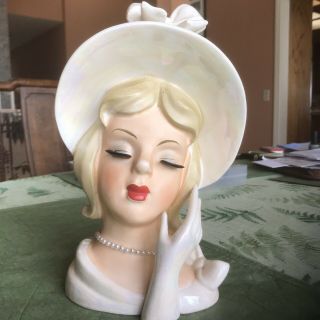 Vintage Iridescent White Porcelain Lady Head Vase Pearl Necklace Unmarked 8”