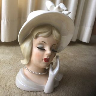 Vintage Iridescent White Porcelain Lady Head Vase Pearl Necklace Unmarked 8” 3