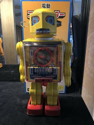 Rare Metal House Yellow Meter Robot