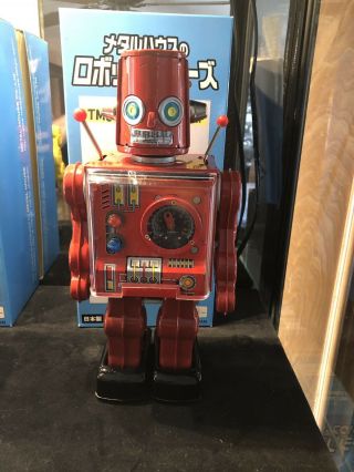 Rare Metal House Robot Meter Robot