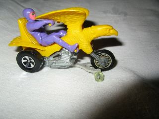 Vintage Hot Wheels Rumblers " Bold Eagle " Yellow Motorcycle W/ Purple Rider