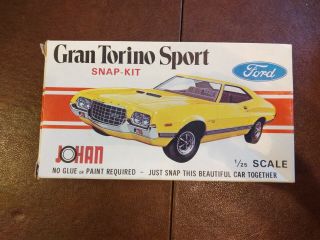 Johan 1972 Ford Gran Torino Sport Model,  Open Box 1/25 Kit Vintage All Parts