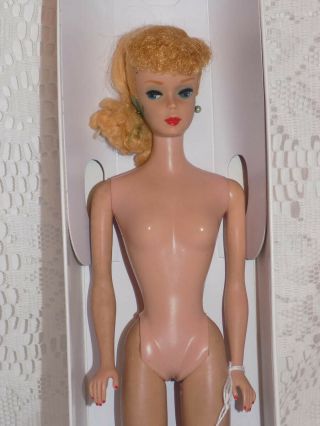 Vintage 5 Blond Ponytail Barbie (2)