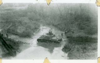 Org Wwii Photo: Us Army M3 Lee Tank Crossing River Eto
