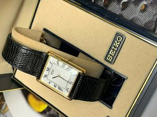 A Classic Vintage SEIKO quartz watch in 5y30 - 5060 2