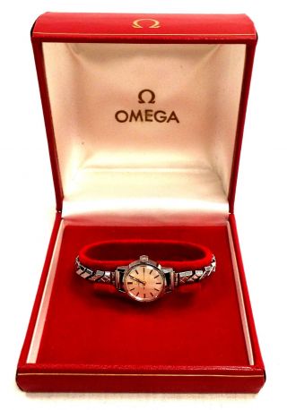 Ladies Vintage Omega Silver Toned Mechanical Wristwatch Boxed - E18
