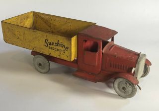 Vintage 1930s Metalcraft Sunshine Biscuits Truck