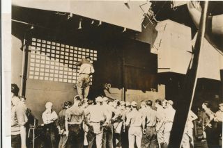 1944 Wwii 5x7 Wire Photo Us Warships Japanese Losses Tallied Scoreboard