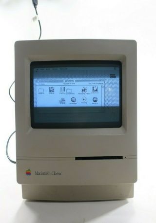 Vintage 1990 Apple Macintosh Mac Classic Personal Computer M1420 - Boots Up