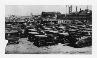 Org Wwii Photo: Mass Of American Tanks And Additional Vehicles In Britain 1944