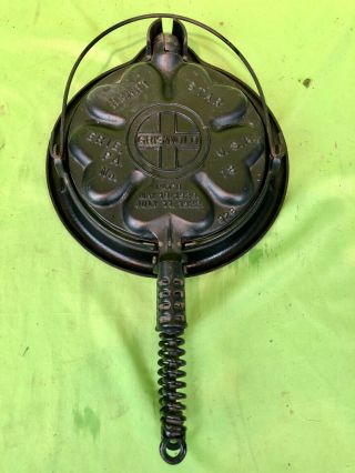Vintage Antique Cast Iron 18 Griswold Hearts & Star Waffle Iron 928 W/ 8 Base