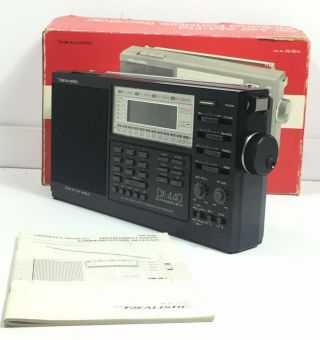 Vintage REALISTIC DX - 440 Voice of the World AM/FM/LW/MW Short Wave Radio 2