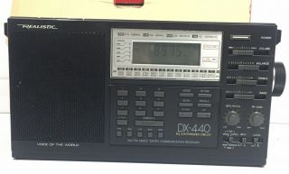 Vintage REALISTIC DX - 440 Voice of the World AM/FM/LW/MW Short Wave Radio 4
