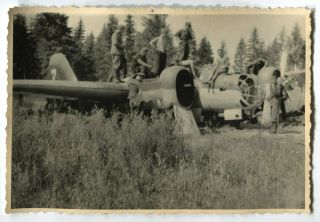 German Wwii Archive Photo: Luftwaffe Soldiers & Fallen Down Russian Tupolev Sb - 2
