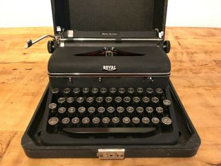 Royal Quiet De Luxe Vintage Portable Typewriter