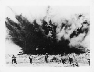 Org Wwii Combat Photo: American Gi’s Charging In Combat