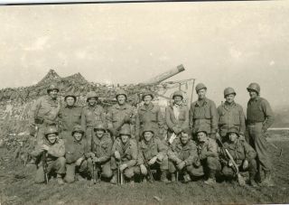 Org Wwii Photo: Armed American Gi’s Pose With Artillery Gun In Field “awful”