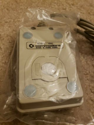 Vintage Commodore 64/128 MOUSE 1351 w/ all contents 4