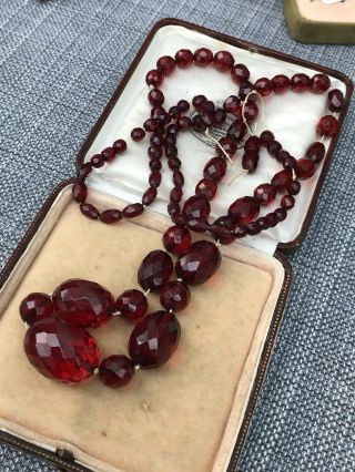 Vintage Art Deco Graduated Faceted Cherry Amber Bakelite Beads Necklace 54.  4g