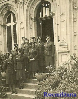 Rare: Female Wehrmacht Helferin Blitzmädel Girls By Building; France 1941