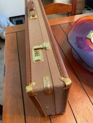 Rare Traditional/Vintage Browning 1215E Fitted Hard Body Gun Case w Lock 6