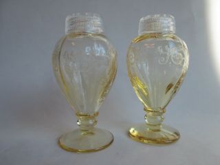 Salt & Pepper Shaker Set Vintage Fostoria Glass Co: Yellow Versailles: Exc