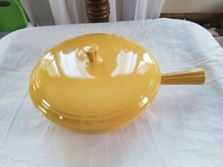 Vintage Fiesta Fiestaware French Casserole Dish And Cover In Yellow 1939 - 1942