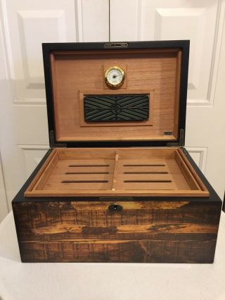 Adirondack Vintage Reclaimed Wood Sure - Seal Lid 200 Cigar Humidor -